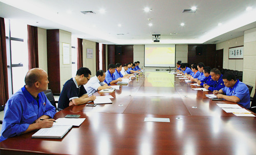 公司黨委落實(shí)旁聽(tīng)督導(dǎo)扎實(shí)開(kāi)展中心組學(xué)習(xí)
