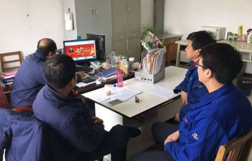 公司組織黨員干部職工收看十三屆全國(guó)人大二次會(huì)議開幕盛況