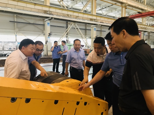 山東能源棗莊礦業(yè)集團(tuán)蔣莊礦礦長齊衛(wèi)東一行到公司考察交流